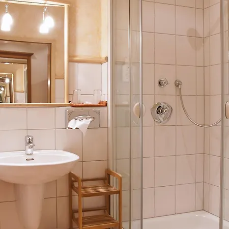 Linde 3* Hofstetten (Baden-Wurttemberg)